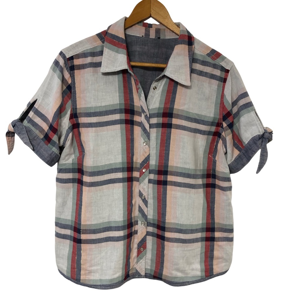 Comfy casual Summer short sleeve top Boxy fit M/L plaid Soft gold thread detail